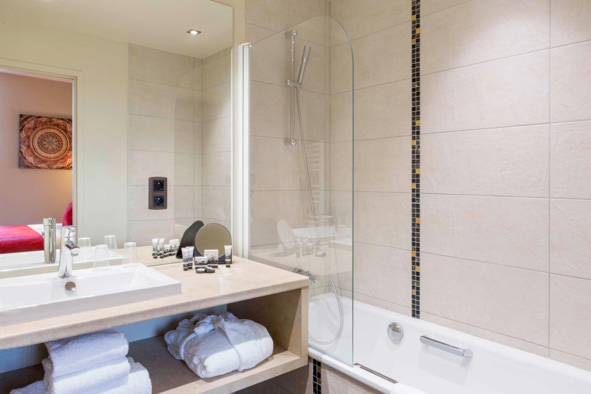 Best Western Plus Hotel Escapade Senlis Санліс Екстер'єр фото